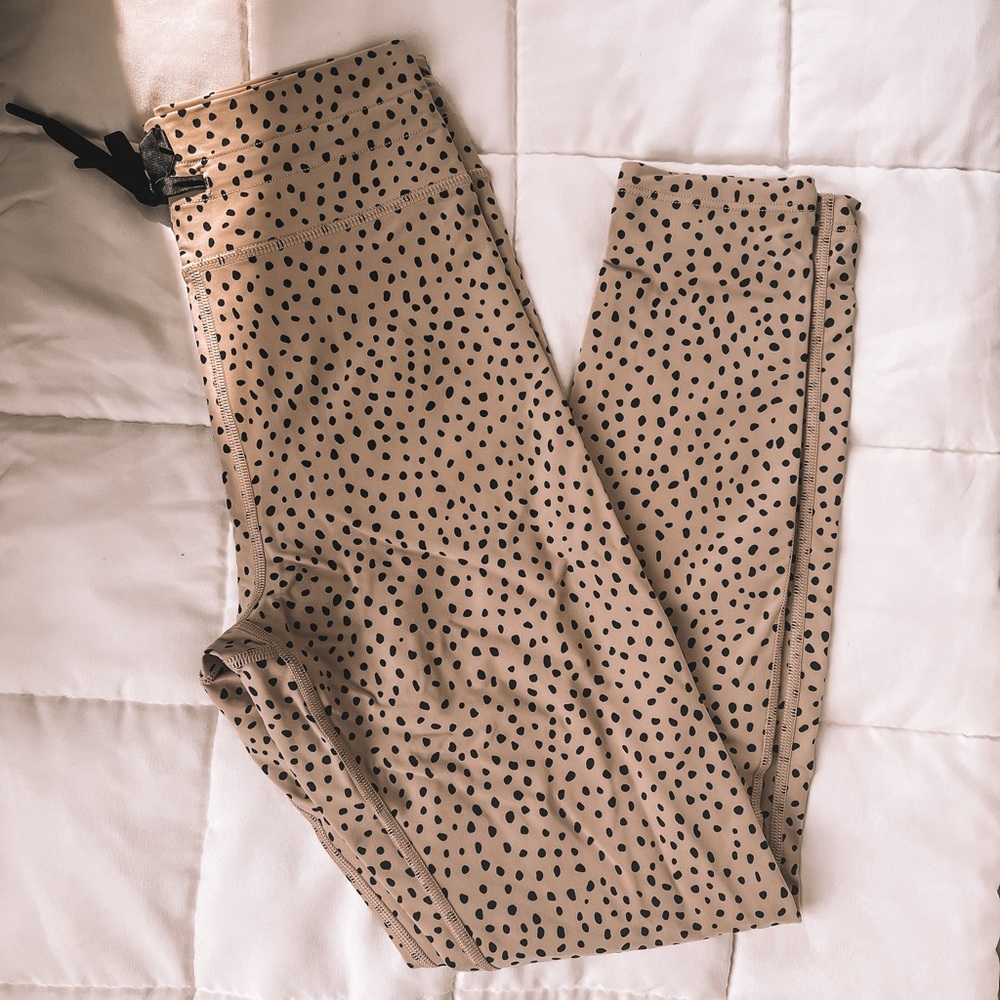white fox boutique leggings - Sarah’s day edition